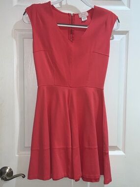 Love…ady red orange fit flare skater dress Sz M exposed back zip cap sleeve